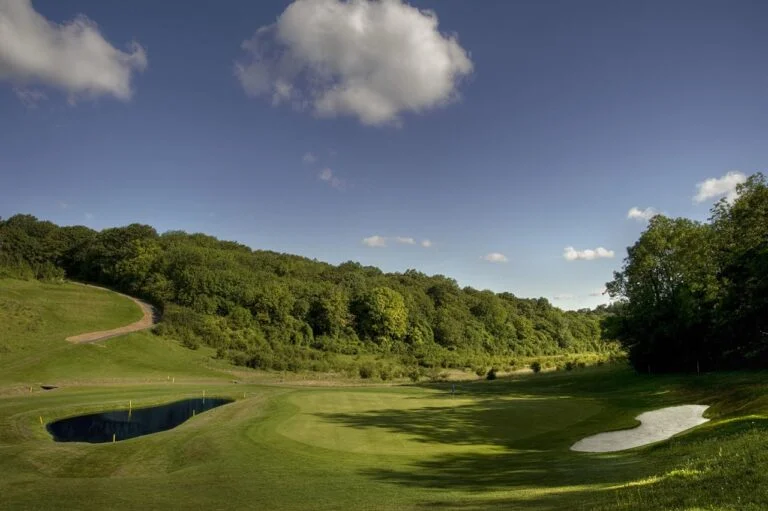 Fairleigh Golf Club 768x511