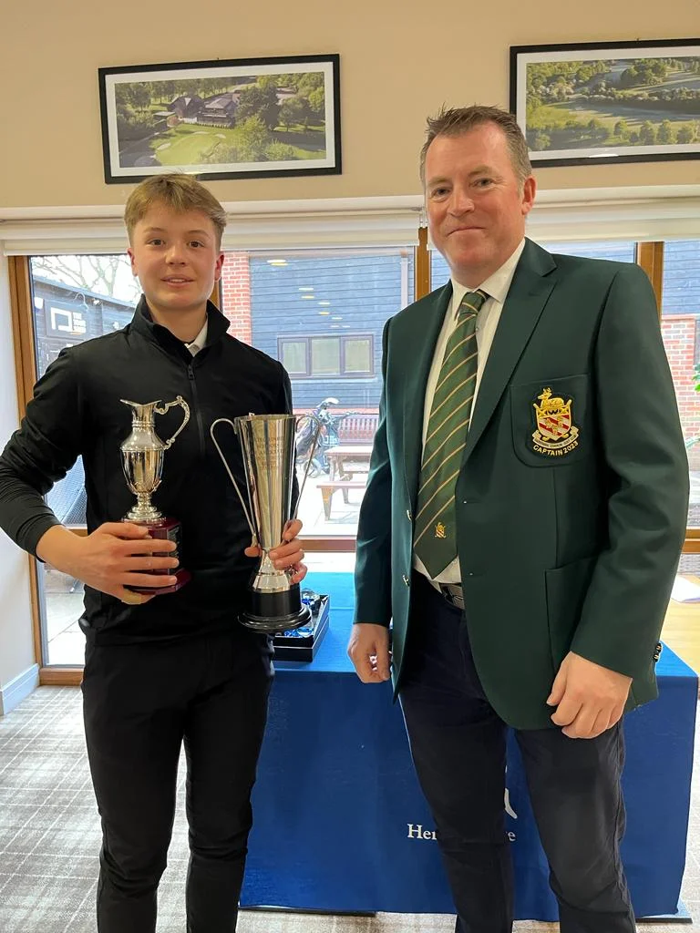 Gales blow Bloxham to victory in Schools Scratch Championship