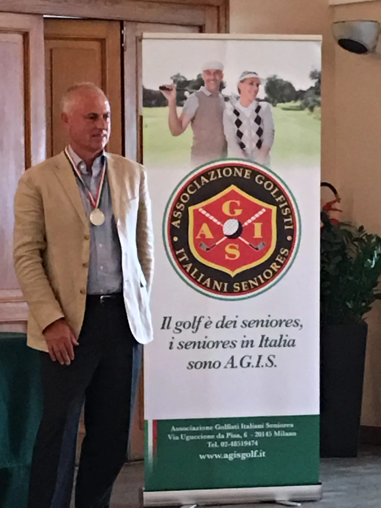 Ambridge adds Italian Seniors Trophy to his collection